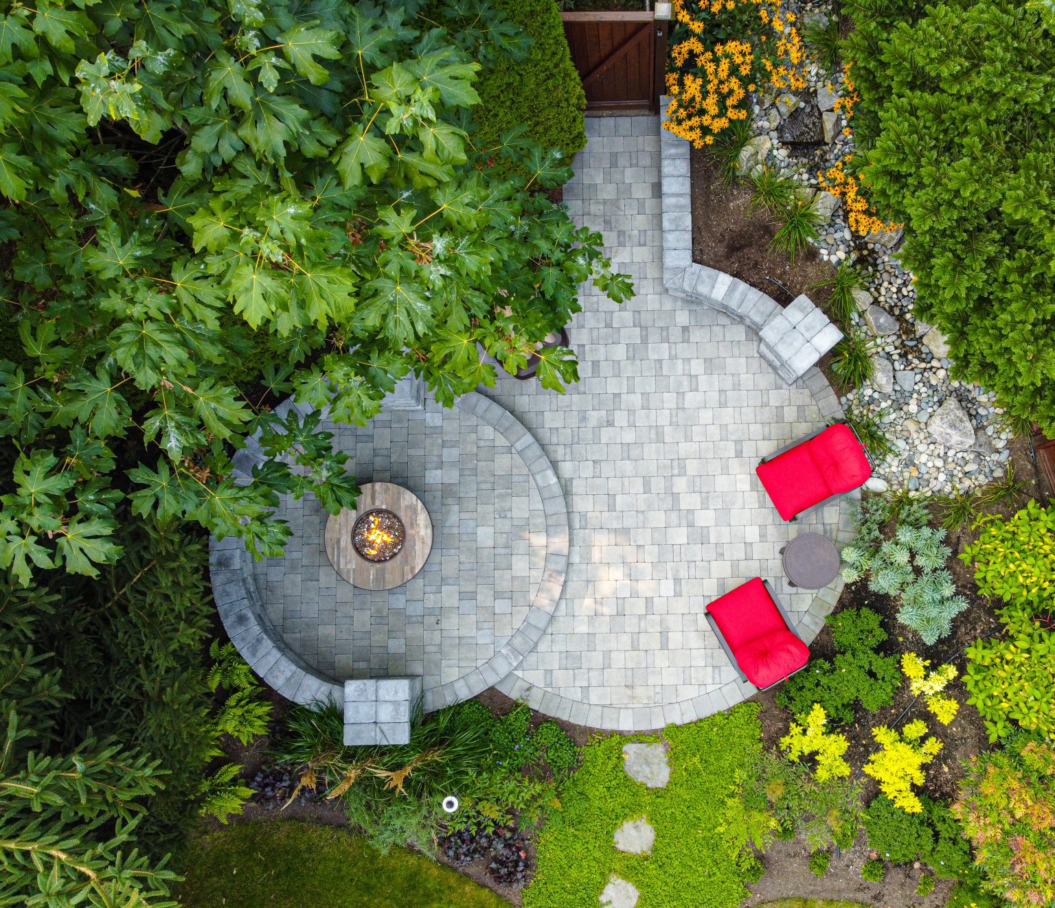 What are the Differences Between Slabs and Pavers? Para Space